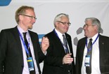(v.l.n.r.) Dirk Ruiss (vdek), Hubert H&uuml;ppe (Behindertenbeauftragte der Bundesregierung) und Hans-Werner Veen (DAK)