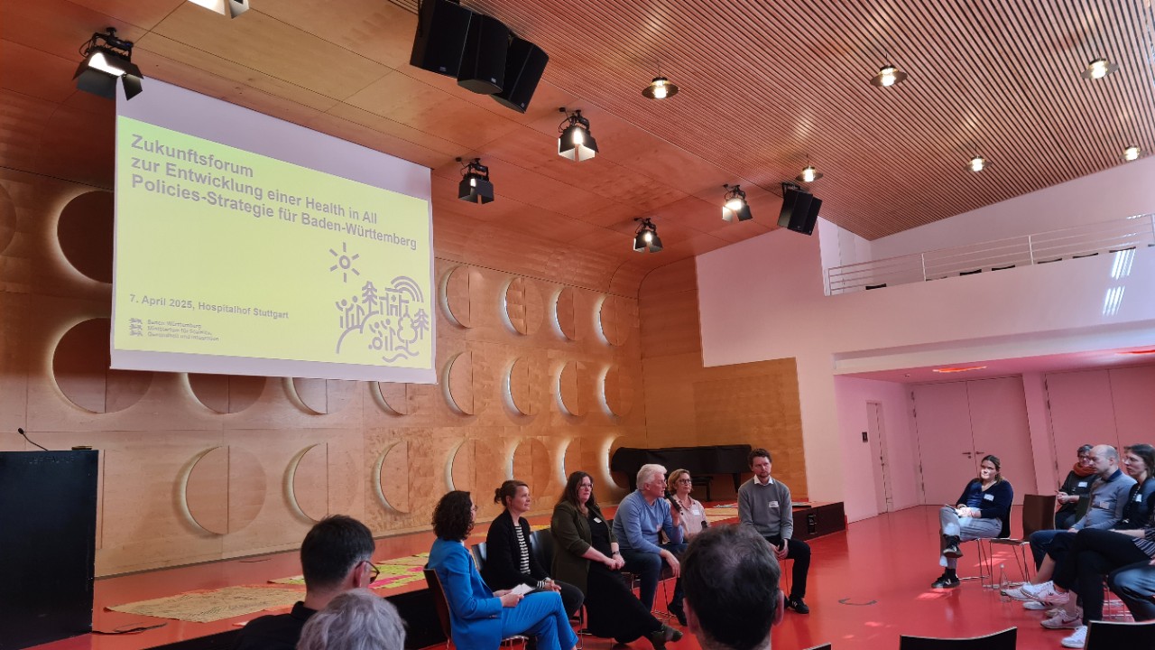 Health in All Policies - Diskutierende Menschen am 7. April 2025 