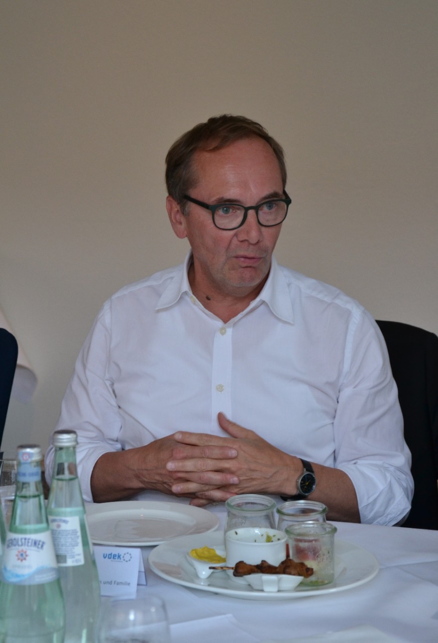 Thomas Barta auf dem Parlamentarischen Abend der vdek-Landesvertretung in Potsdam