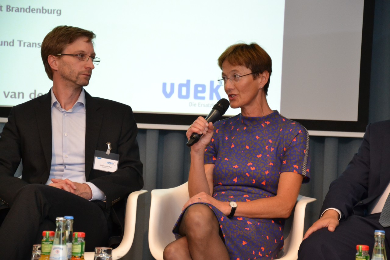 Johannes Strotbek Senior Projektmanager bei Weisse Liste, Gabriela Leyh Landesgesch&auml;ftsf&uuml;hrerin der BARMER Landesvertretung Berlin/Brandenburg 