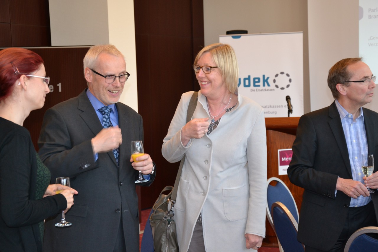 Diana Golze, Michael Domr&ouml;s und Ulrike Elsner im Gespr&auml;ch