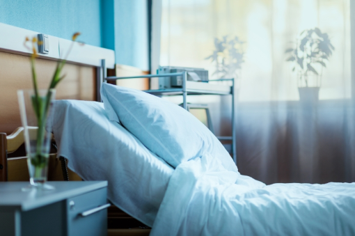 Leeres Krankenhausbett Leeres Krankenhausbett