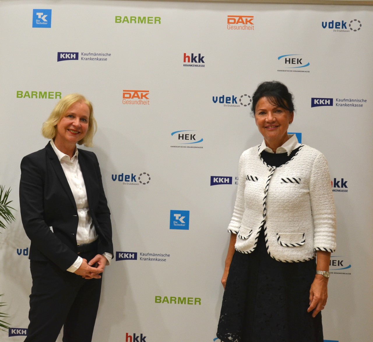 Anke Grubitz, Leiterin der DAK-Landesvertretung Brandenburg, und Marina Rudolph, Leiterin der vdek-Landesvertretung Berlin/Brandenburg
