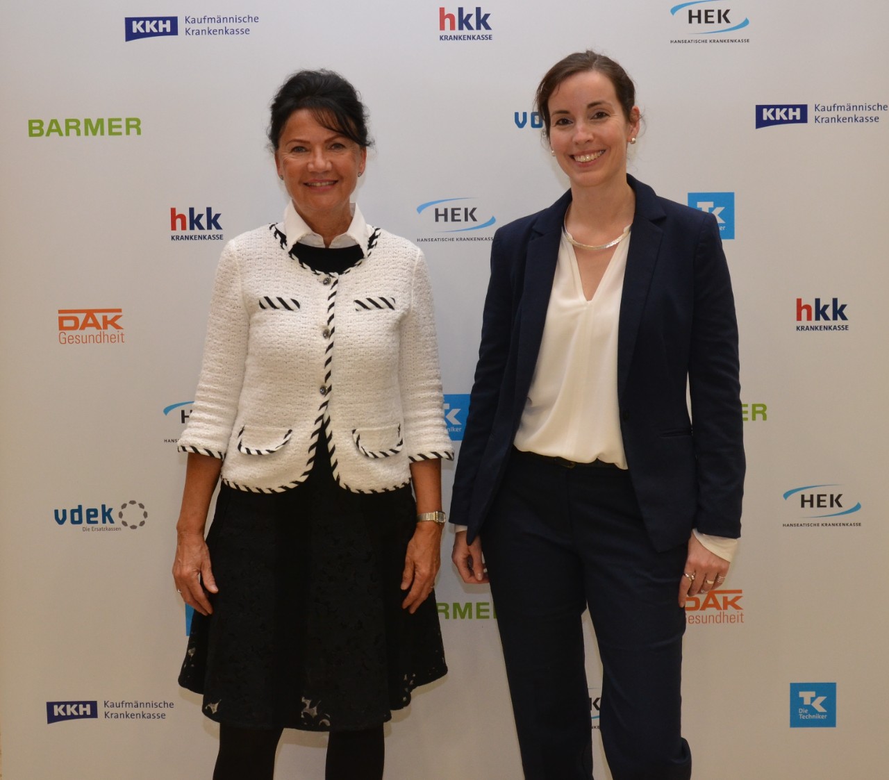 Marina Rudolph, Leiterin der vdek-Landesvertretung Berlin/Brandenburg, und Prof. Dr. Julia Asbrand, Juniorprofessorin f&uuml;r Klinische Kinder- und Jugendlichenpsychologie und -psychotherapie an der Humboldt-Universit&auml;t zu Berlin
