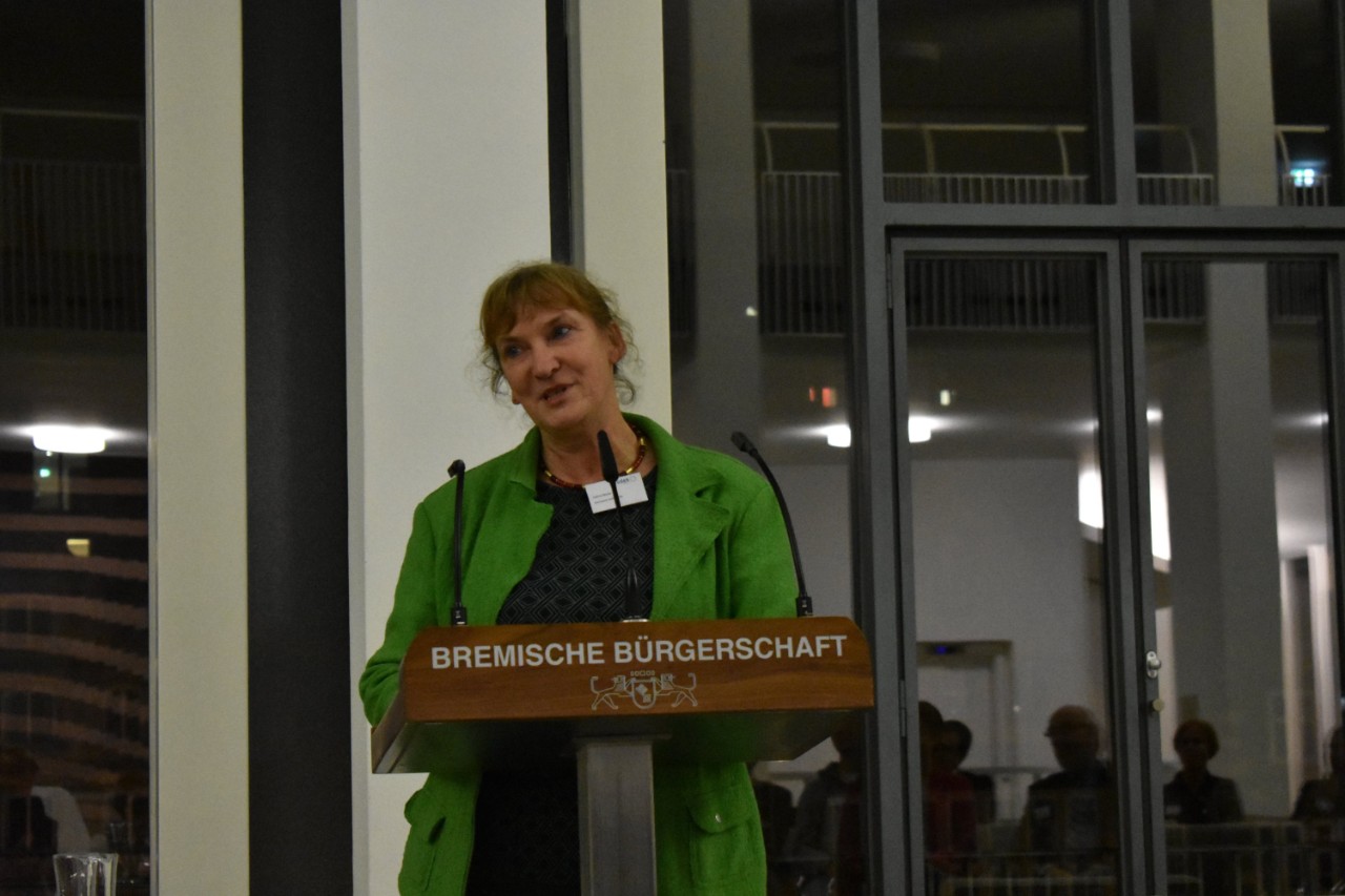 Sabine B&uuml;tow vom Netzwerk Selbsthilfe Bremen-Nordniedersachsen berichtet aus den Anf&auml;ngen der Selbsthilfebewegung.
