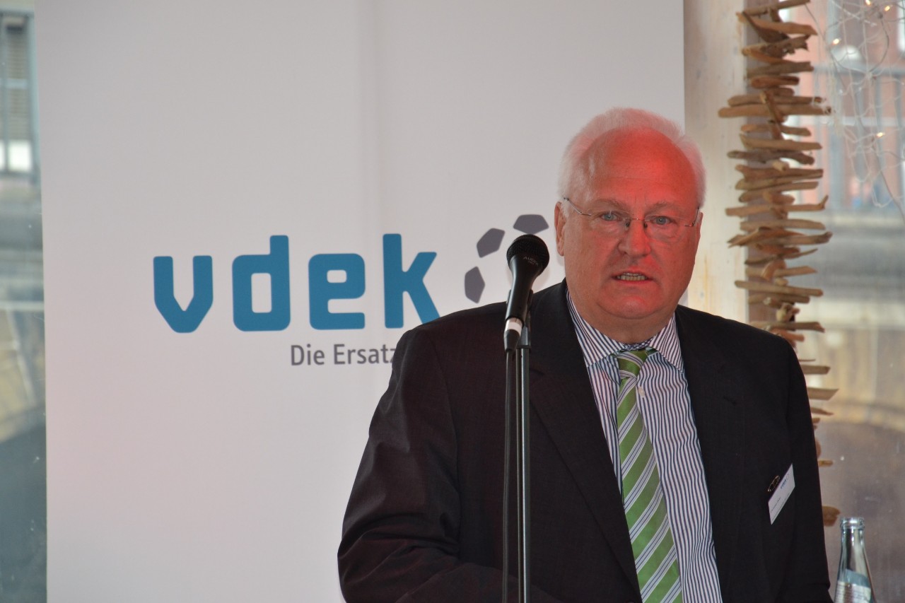 Christian Zahn, Verbandsvorsitzender des vdek, sprach sich u.a. f&uuml;r die parit&auml;tische Finanzierung aus.