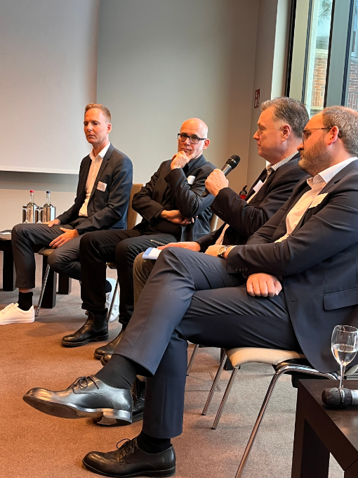 (v.l.n.r.) Björn-Ingemar Janssen, Stefan Poloczek, Bernhard Rochell und Ole Laumann im Gespräch