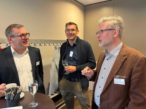 Angeregte Gespräche am Fluss 2025