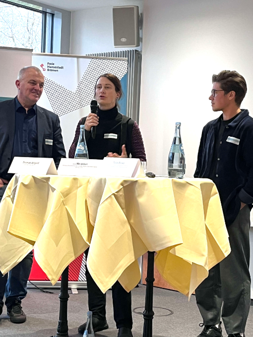 (v.l.n.r.) Thomas Altgeld, Mo Urban (ZGF) und Taleo Stüwe in der Diskussion