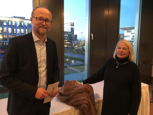 Jens Juncker von der Landesvertretung der DAK Gesundheit Bremen, mit Cornelia Essel, für die DAK Gesundheit im MD-Verwaltungsrat
