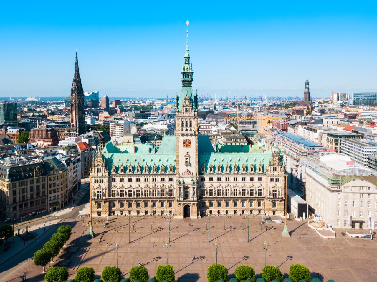 Hamburger Rathaus aus der Vogelperspektive
