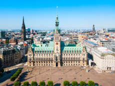Hamburger Rathaus aus der Vogelperspektive
