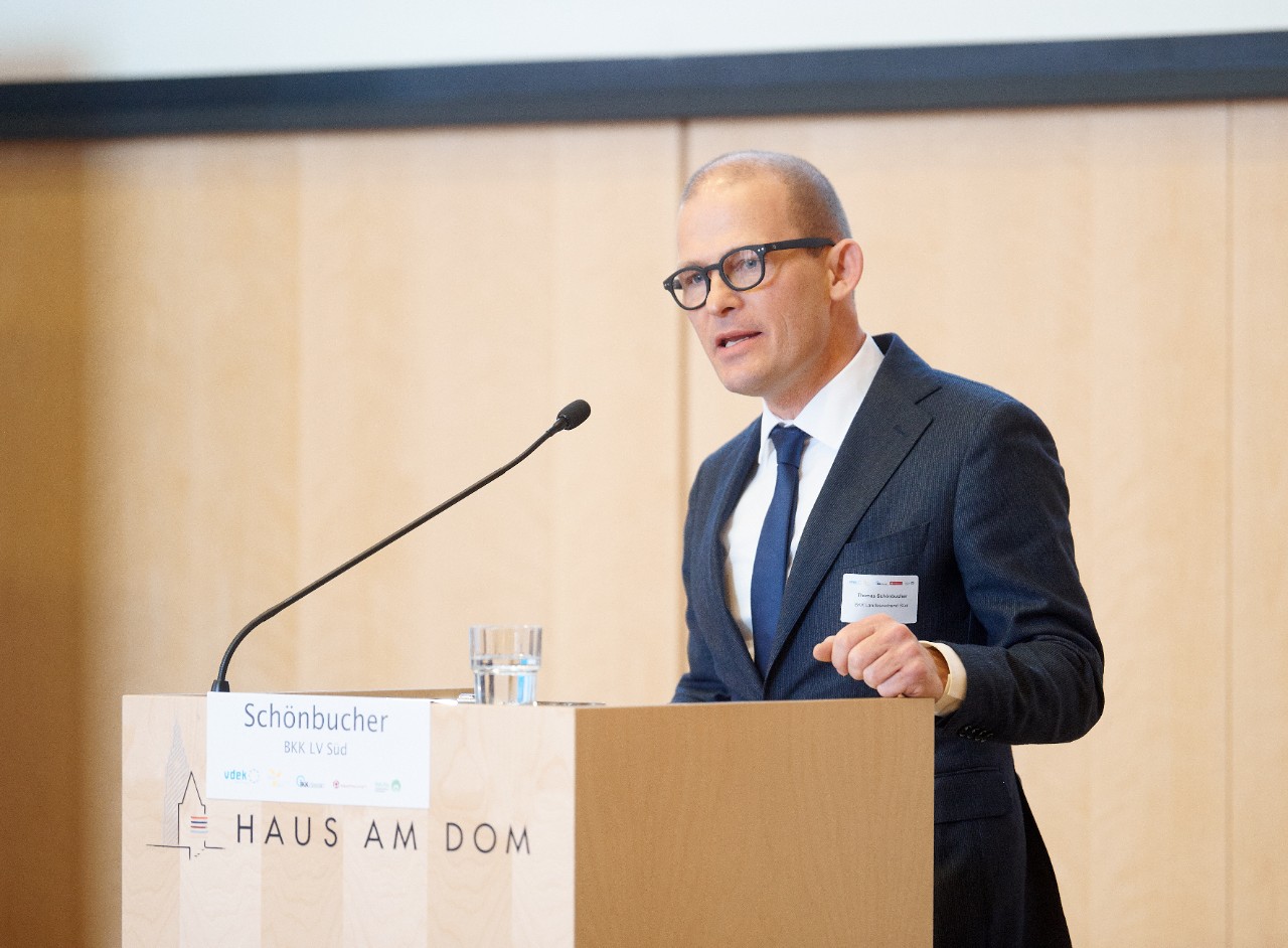 Thomas Schönbucher, BKK LV Süd, bei der Begrüßung der Gäste