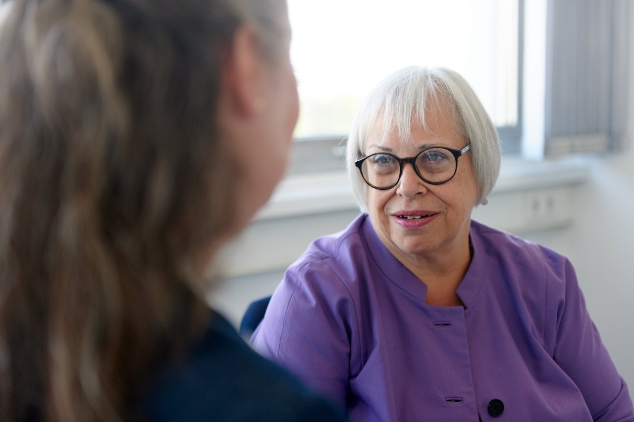 Engagiert Phyllis C. Borzi ist maßgeblich an den Reformen des amerikanischen Gesundheitssystems beteiligt Engagiert Phyllis C. Borzi ist maßgeblich an den Reformen des amerikanischen Gesundheitssystems beteiligt