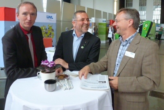 (v.l.n.r.) Andreas Hustadt (vdek), Arif &Uuml;nal (MdL) und Michael S&uuml;llwold (vdek)