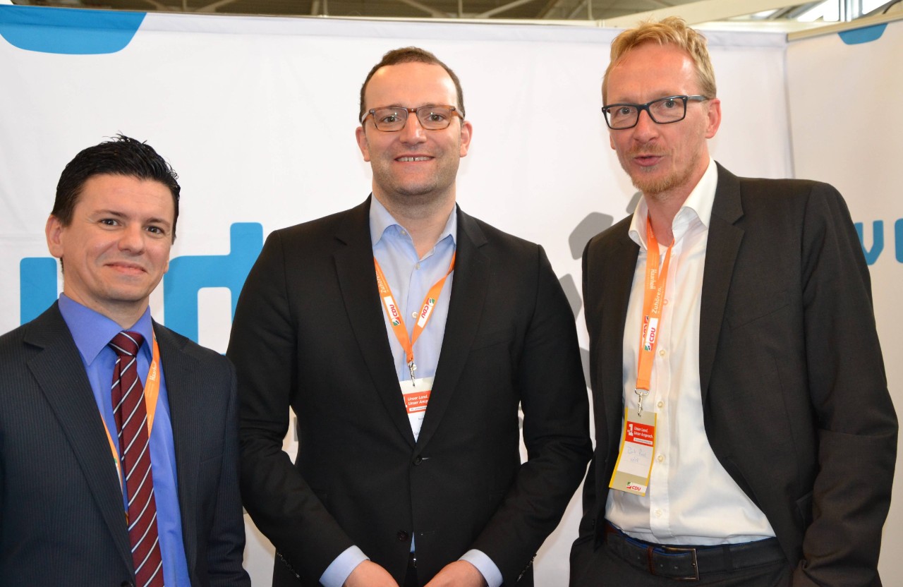 v.l.n.r. Joao Rodrigues (BARMER), Jens Spahn (MdB) und Dirk Ruiss