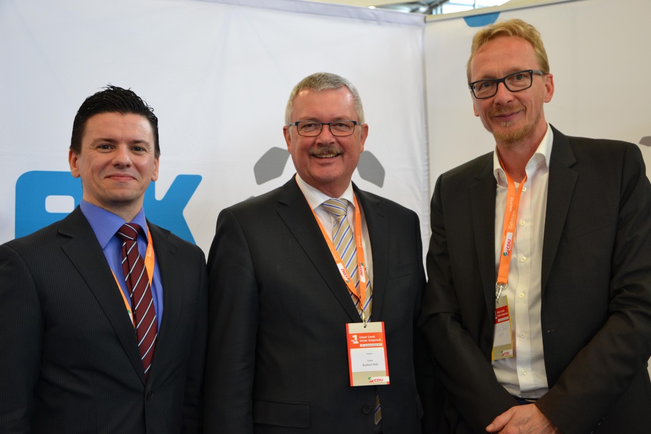 v.l.n.r.: Joao Rodrigues (BARMER), Oskar Burkert (MdL) und Dirk Ruiss (vdek)