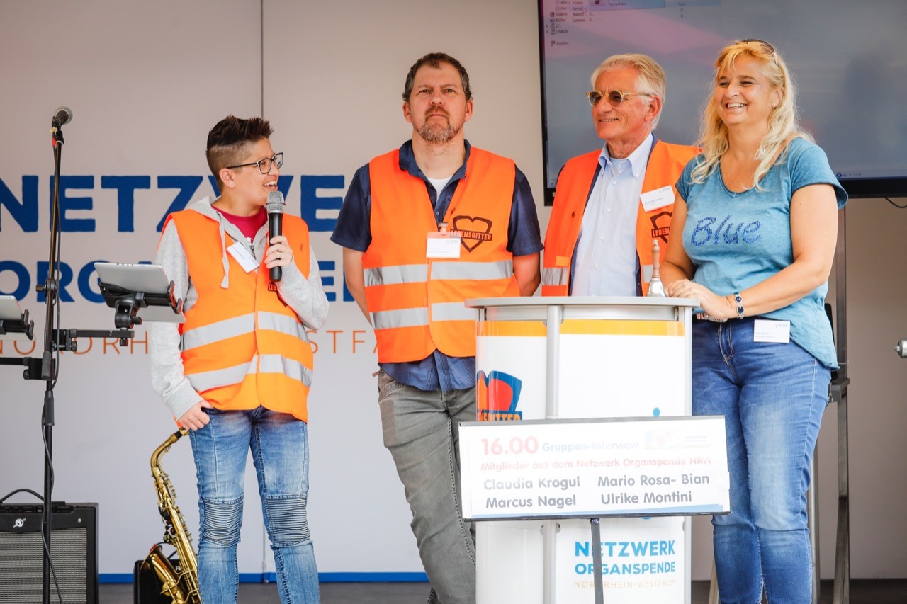 F&uuml;r uns begann mit der Transplantation ein neues Leben: v.l.n.r. Claudia Krogul (Sprecherin des Netzwerkes und lungentransplantiert), Marcus Nagel und Mario Rosa-Bian (nierentransplantiert) und Ulrike Montini (lebertransplantiert)