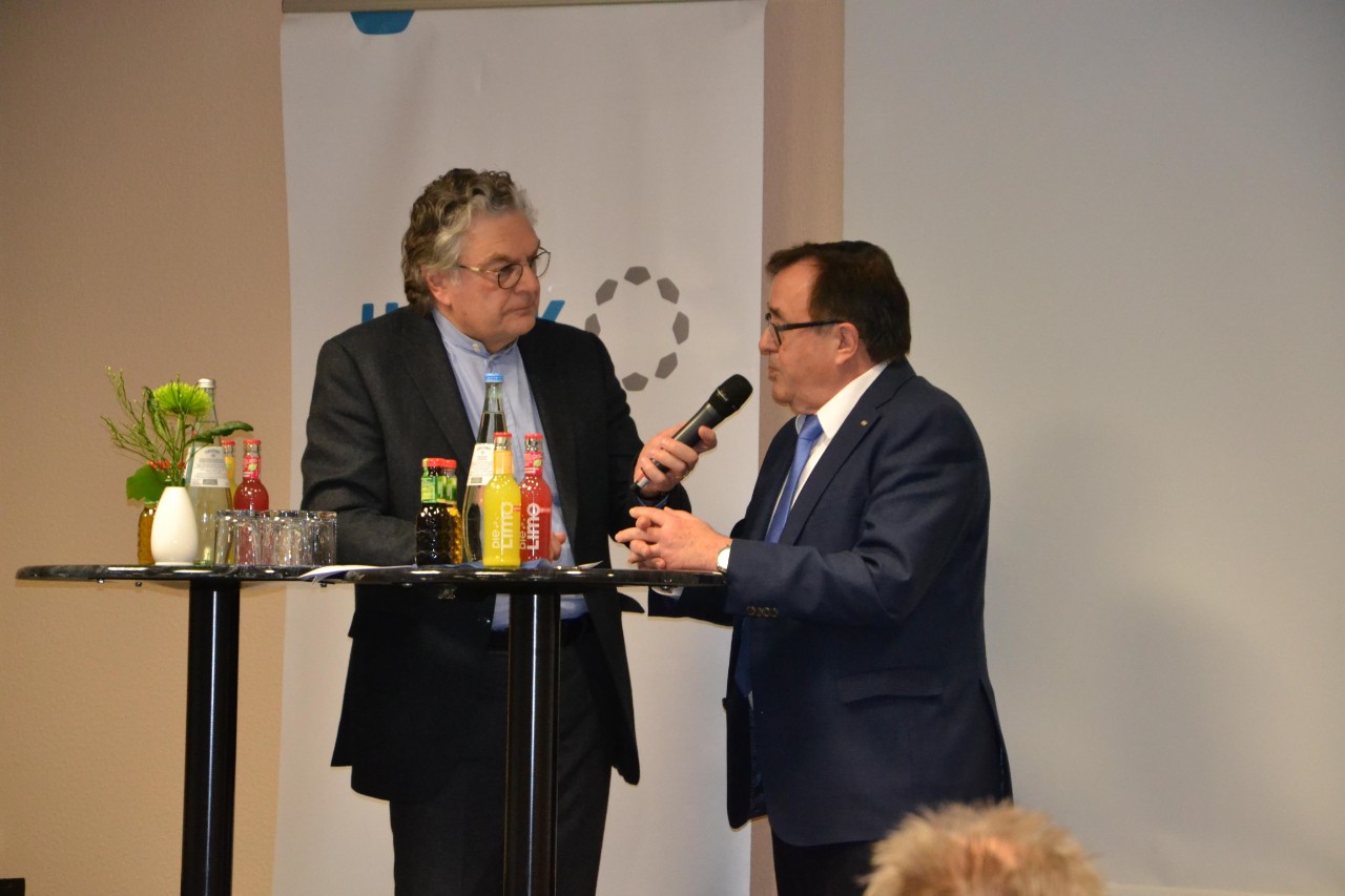 Dr. Gerhard Nordmann, Zweiter Vorsitzender der Kassen&auml;rztlichen Vereinigung Westfalen-Lippe (re)