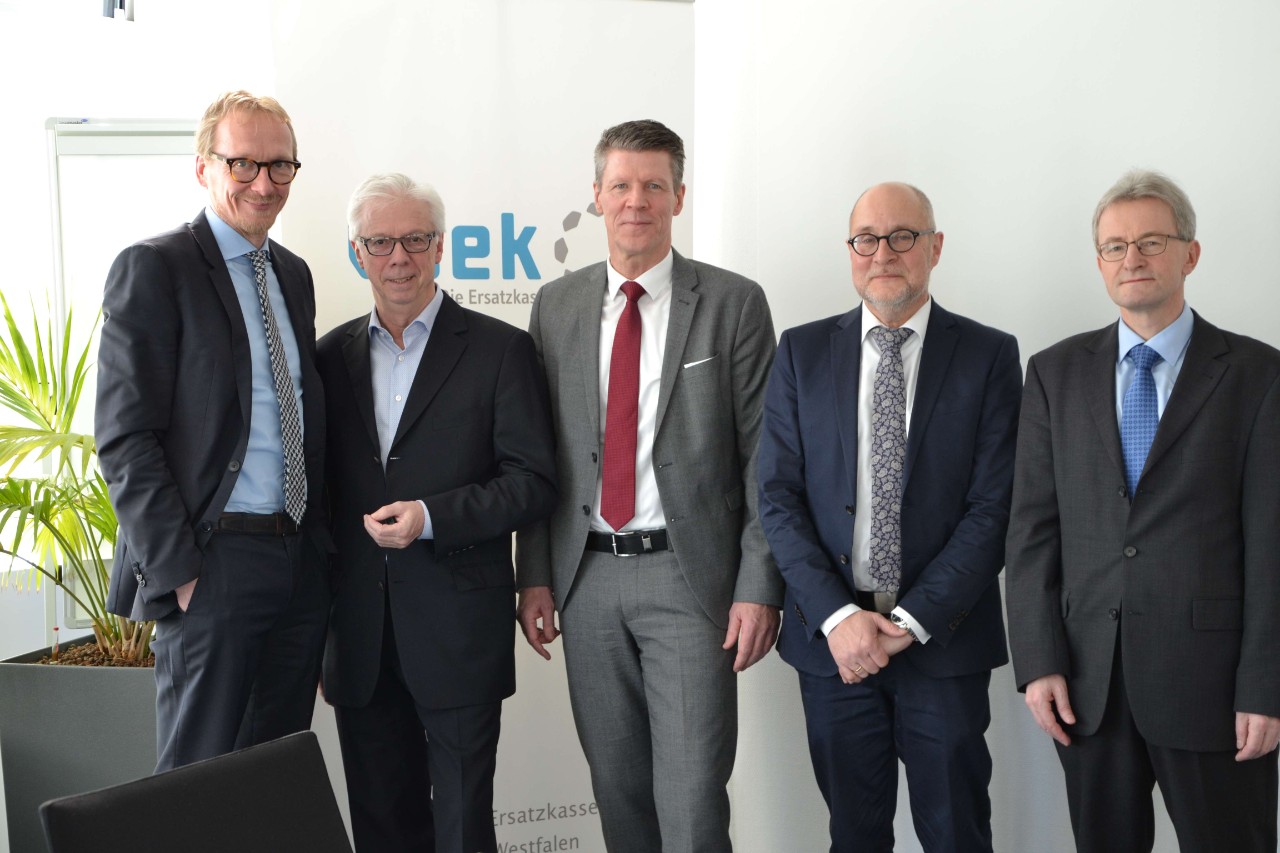 Vertreter der Ersatzkassen verabschieden Herrn van Aalst von der TK