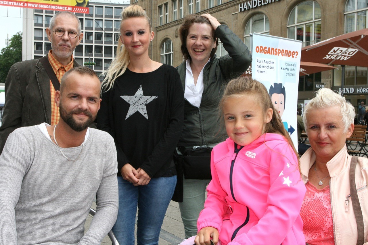 Mehrere Zuschauer am Tag der Organspende 2.6.18 Essen