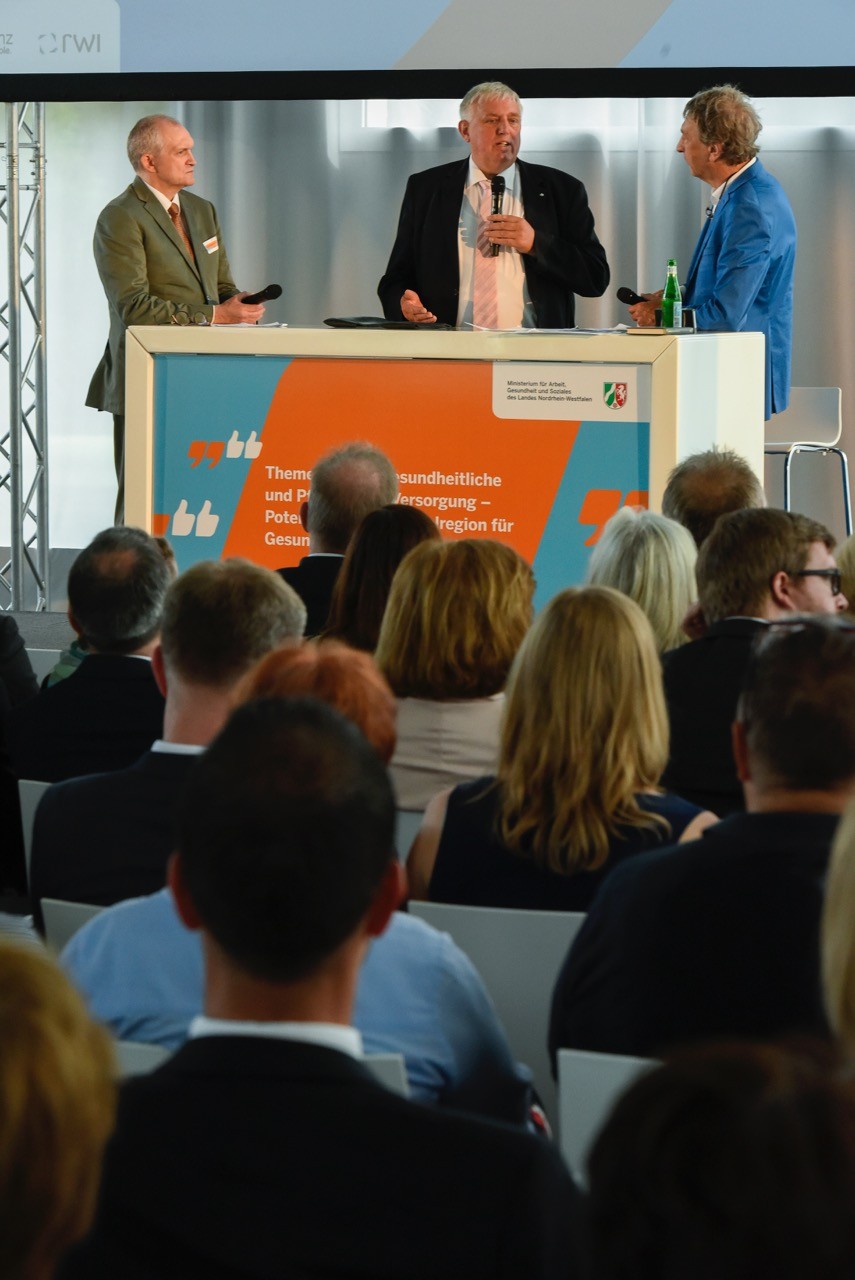 NRW Gesundheitsminister Karl-Josef Laumann er&ouml;ffnet die Ruhr Konferenz in Essen