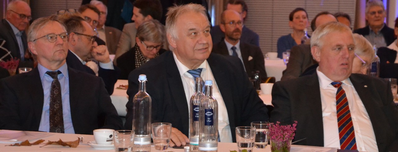 v.l.n.r.: Michael S&uuml;llwold, Dr. Theodor Windhorst und NRW Gesundheitsminister Karl-Josef Laumann