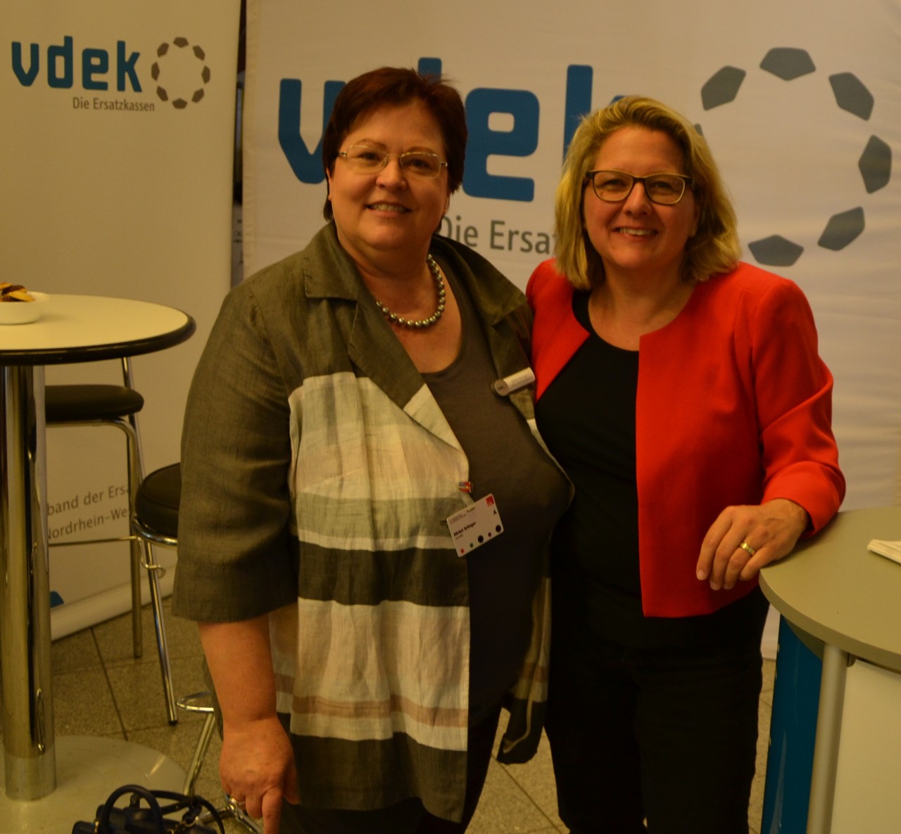 B&auml;rbel Br&uuml;nger (vdek) mit Svenja Schulz (Bundesumweltministerin)