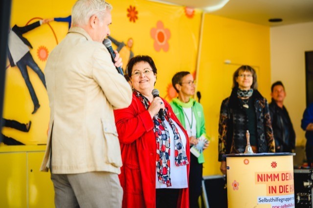 v.r.n.l.: Anne Kaiser (Koskon), Gisela Schweig (Frauenselbsthilfe Krebs NRW), B&auml;rbel Br&uuml;nger (vdek NRW) und Moderator Hartmut Glittenberg