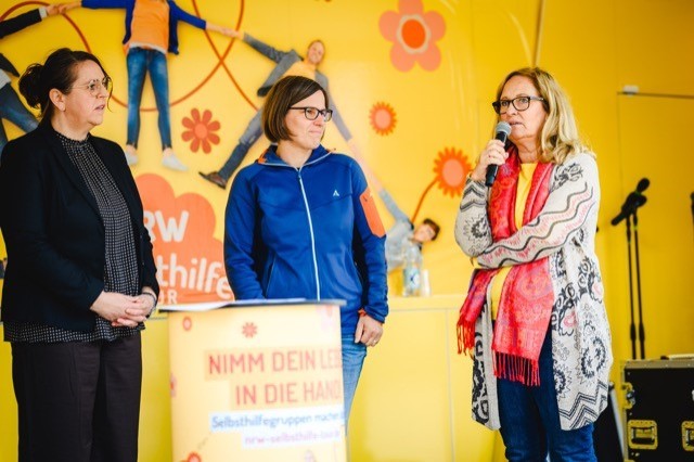 Marita Schormann (Selbsthilfe Service B&uuml;ro D&uuml;sseldorf), Kathrin J&auml;ger (Selbsthilfe-B&uuml;ro Kreis H&ouml;xter) und Iris Spliethoff (Agentur absolutweb)