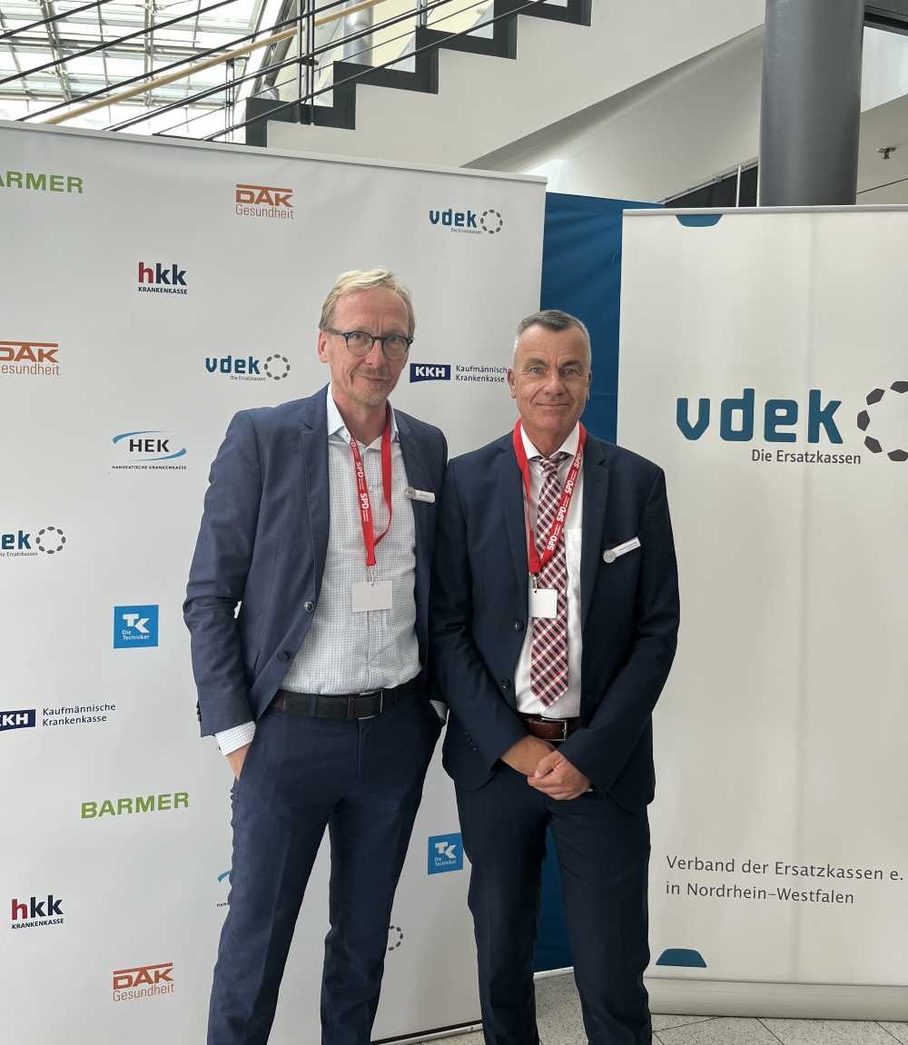 vlnr: Dirk Ruiss (Leiter der vdek-Landesvertretung NRW) und Thomas Hamacher (Vertragswesen KZVWL)