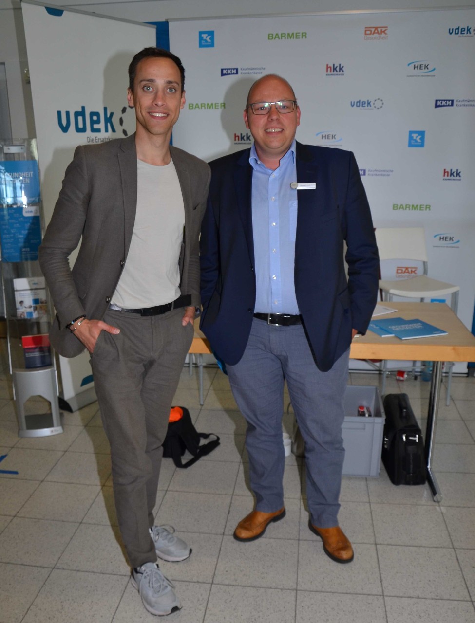 Tim Achtermeyer MdL, Landesvorsitzender der Gr&uuml;nen in NRW und Christian Breidenbach (vdek NRW)