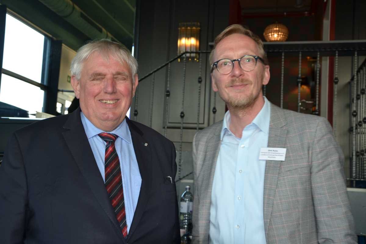 NRW-Gesundheitsminister Karl-Josef Laumann und Dirk Ruiss, Leiter der vdek-Landesvertretung NRW