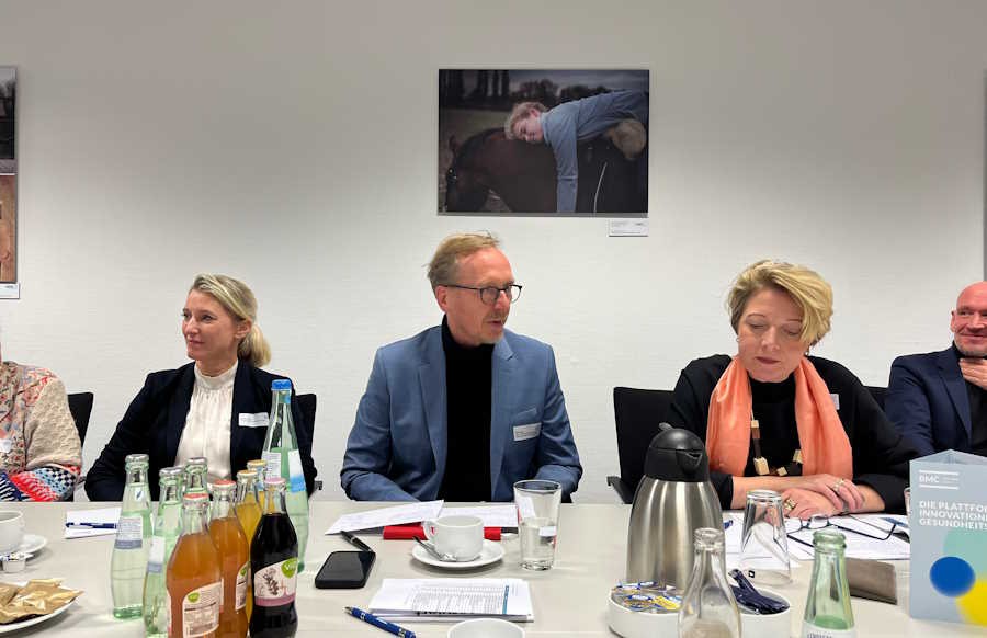 vdek-nrw-bmc-gespräch-pflege-20251125-01
