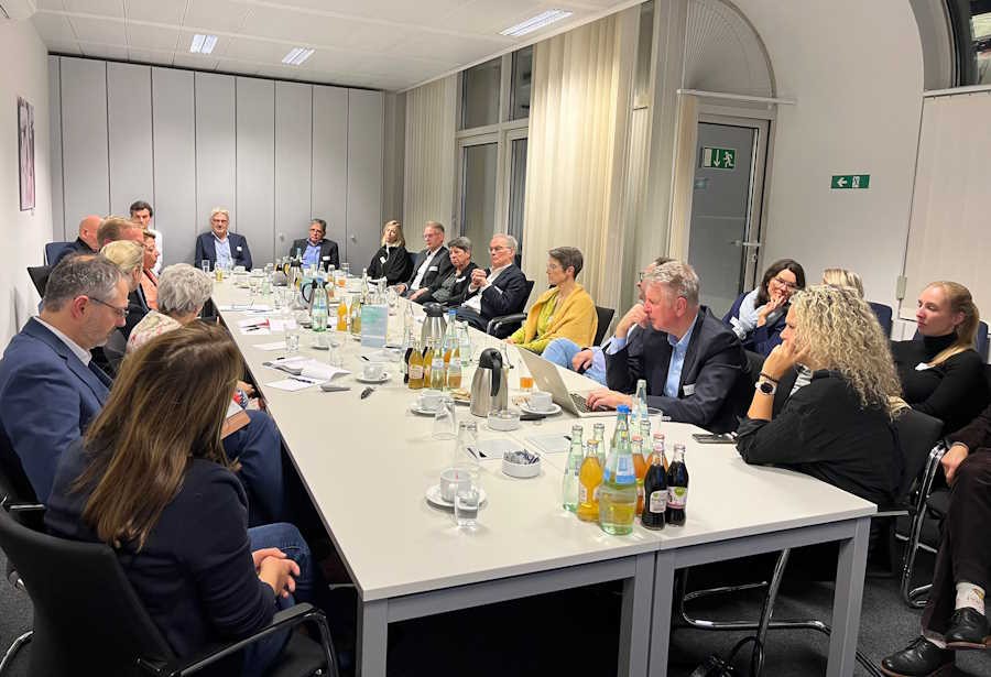 vdek-nrw-bmc-gespräch-pflege-20251125-02