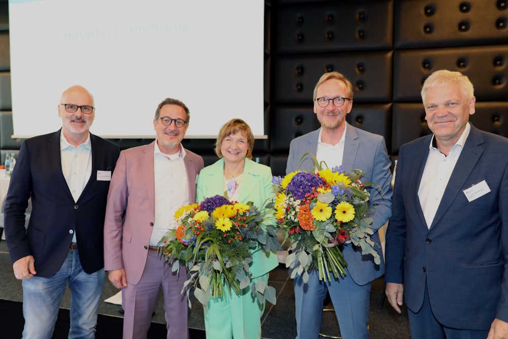 vlnr: Dr. Claus Beermann (stv. Vorsitzender Marburger Bund NRW/RLP), Dr. Sven Dreyer (stv. Vorsitzender Marburger Bund NRW/RLP, Pr&auml;sident &Auml;rztekammer Westfalen-Lippe/Nordrhein), Dr. Elke Cremer (1. Vorsitzende Haus&auml;rztinnen- und Haus&auml;rzteverband), Dirk Ruiss (Leiter vdek NRW) und Dr. Hans-Albert Gehle (Vorsitzender Marburger Bund NRW/RLP)