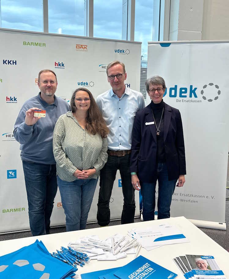 vlnr: Stefan Palmowski und Konstanze Birkner vom Netzwerk Organspende mit vdek-NRW-Leiter Dirk Ruiss und seiner Stellvertreterin Birthe Motzkus