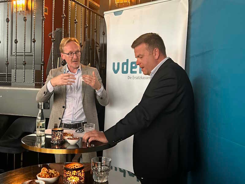 Dirk Ruiss und Staatssekret&auml;r Matthias Heidmeier