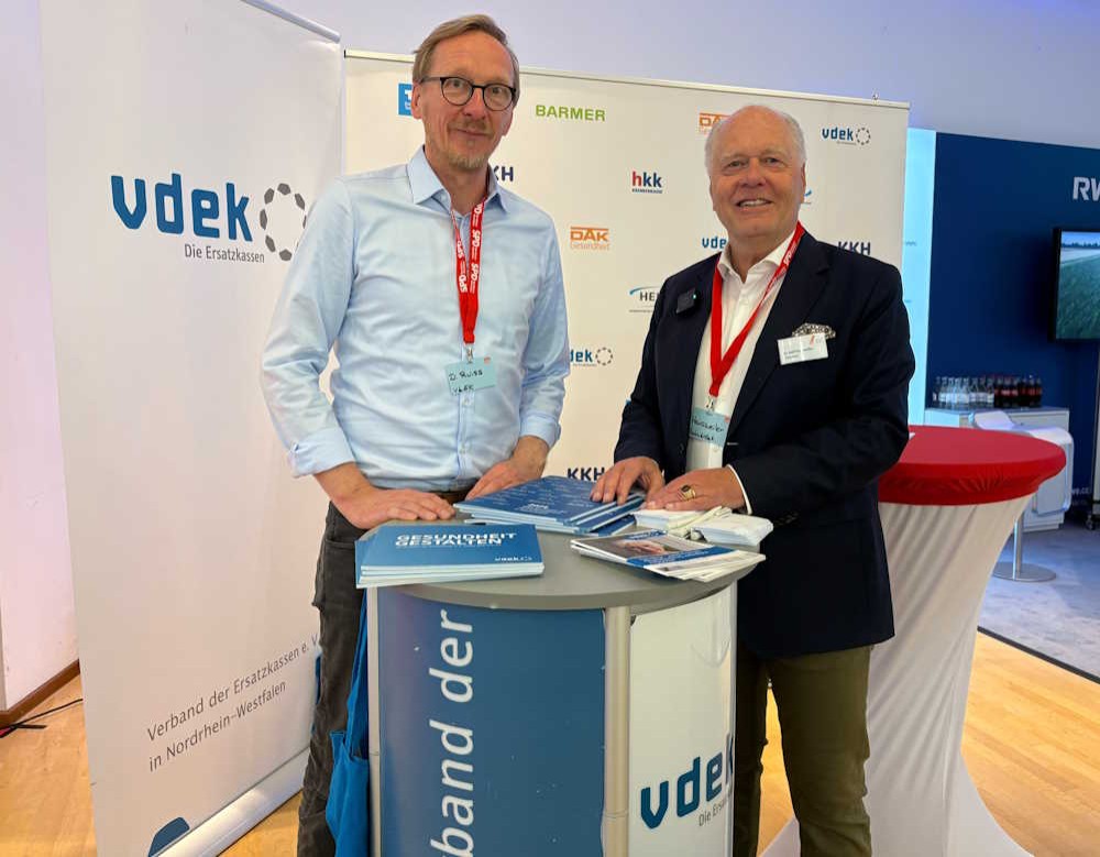 Dirk Ruiss mit Dr. Ralf Hausweiler, Pr&auml;sident der Zahn&auml;rztekammer Nordrhein