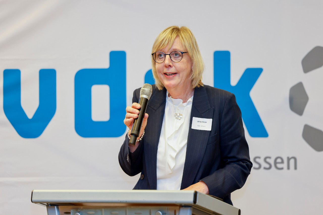 Ulrike Elsner, Vorstandsvorsitzende vdek, h&auml;lt eine Keynote zu den Vorschl&auml;gen der Ersatzkassen f&uuml;r eine Gesundheitsversorgung von morgen.