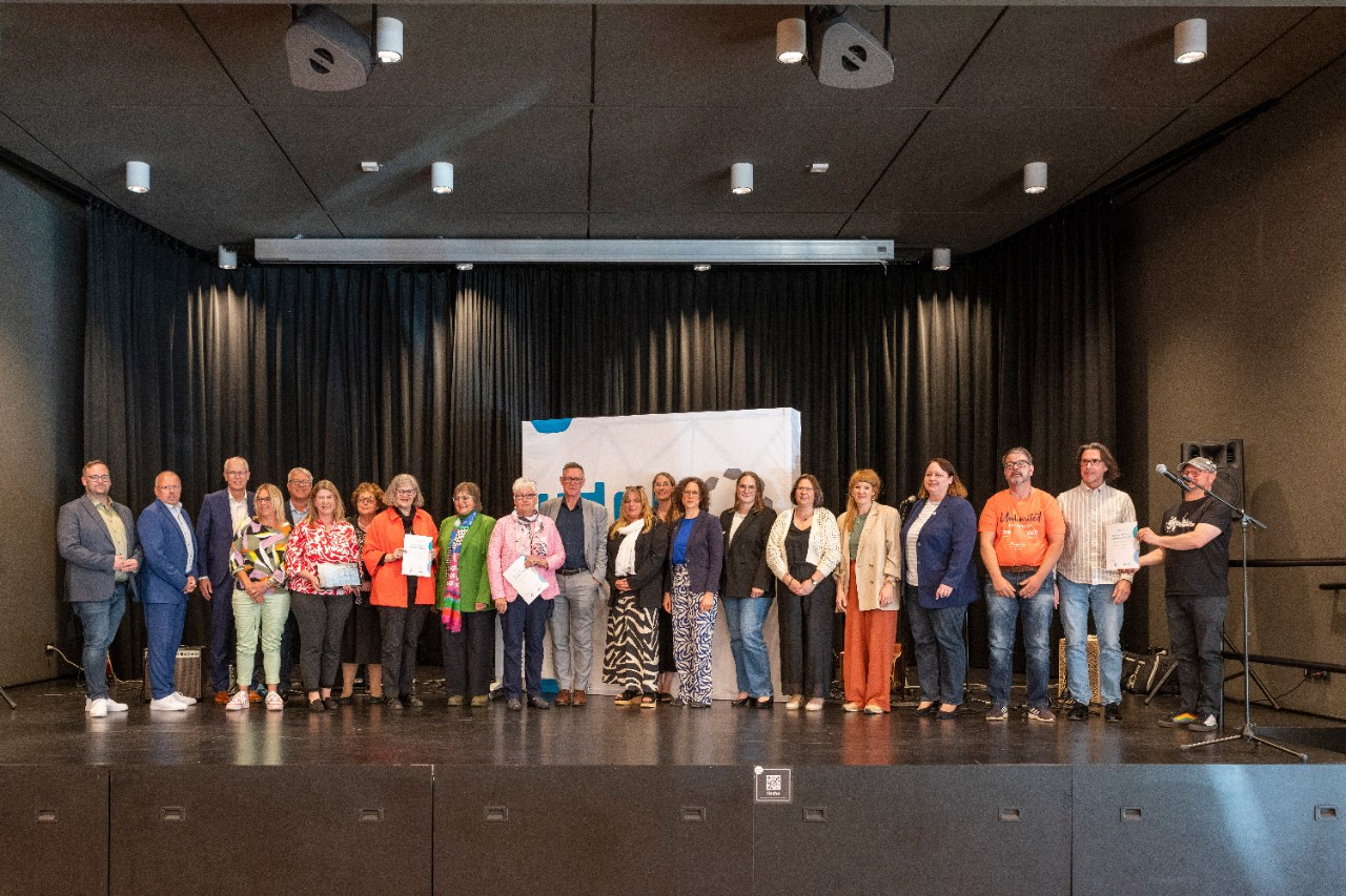 Gruppenbild der Preistr&auml;ger und Laudatoren