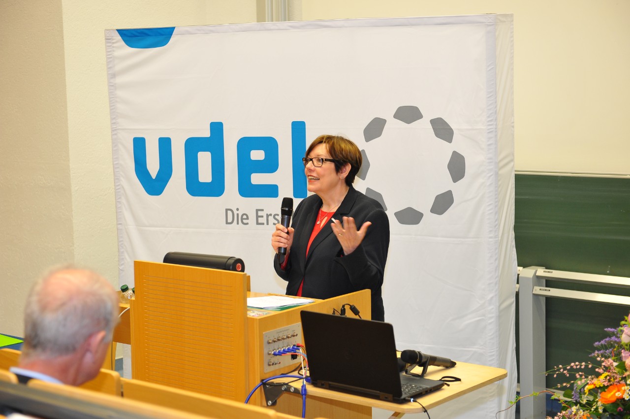 \\zenctxstore01.vdek.local\CTX.Redirect\KlemmJe\Desktop\Einstellung Fotos\VDEK 2017__150 \\zenctxstore01.vdek.local\CTX.Redirect\KlemmJe\Desktop\Einstellung Fotos\VDEK 2017__150