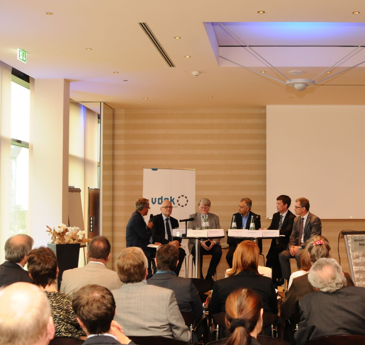 rlp_EK-Forum 14_ Podium mit Publikum