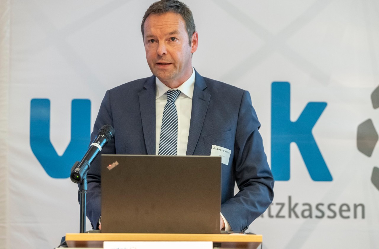 Der rheinland-pf&auml;lzische Staatssekret&auml;r des Ministeriums f&uuml;r Soziales, Arbeit, Gesundheit und Demographie, Dr. Alexander Wilhelm, spricht ein Gru&szlig;wort