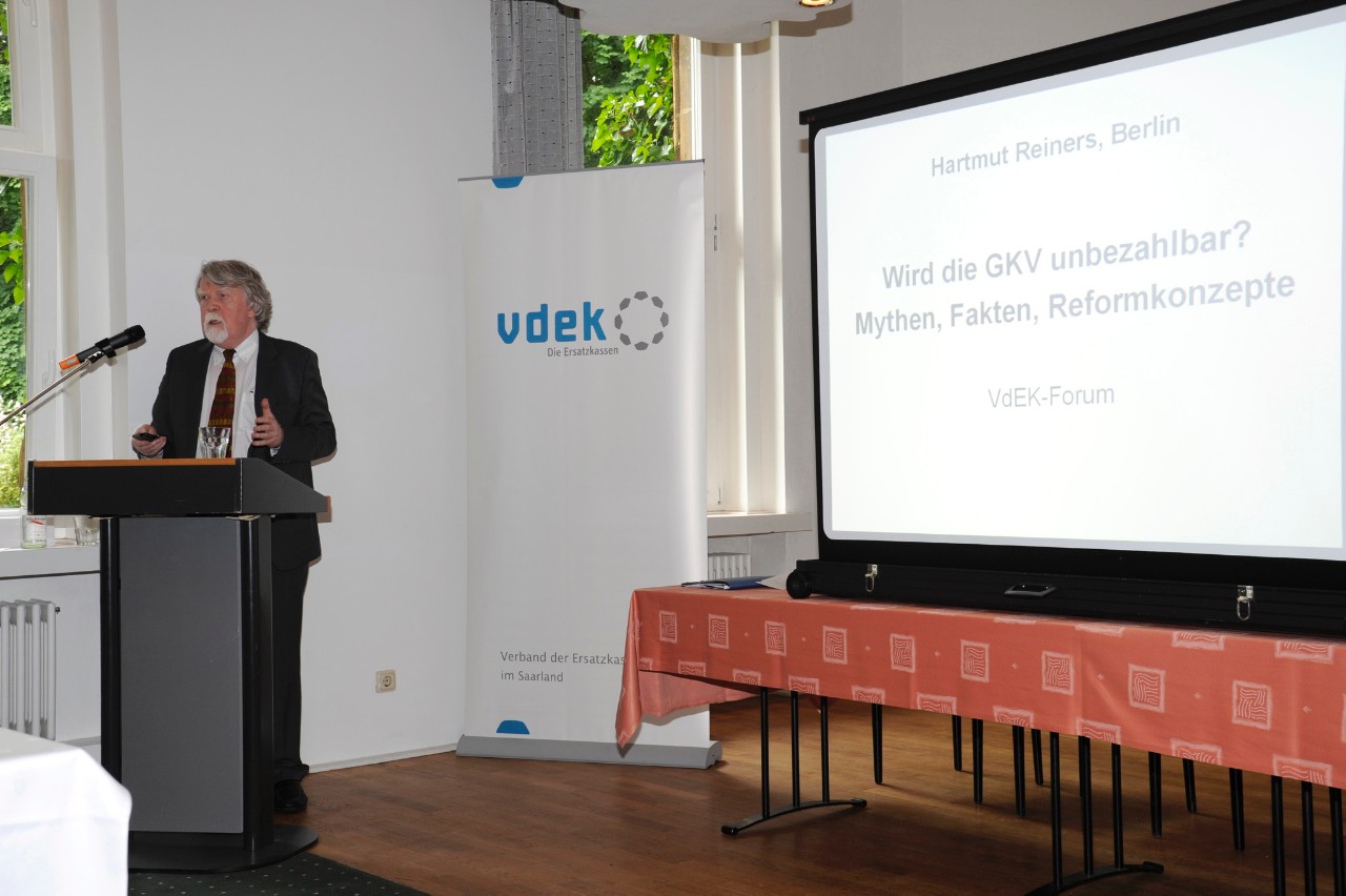 Hartmut Reiners, Berlin, spricht &uuml;ber die Finanzierbarkeit des Gesundheitswesens...