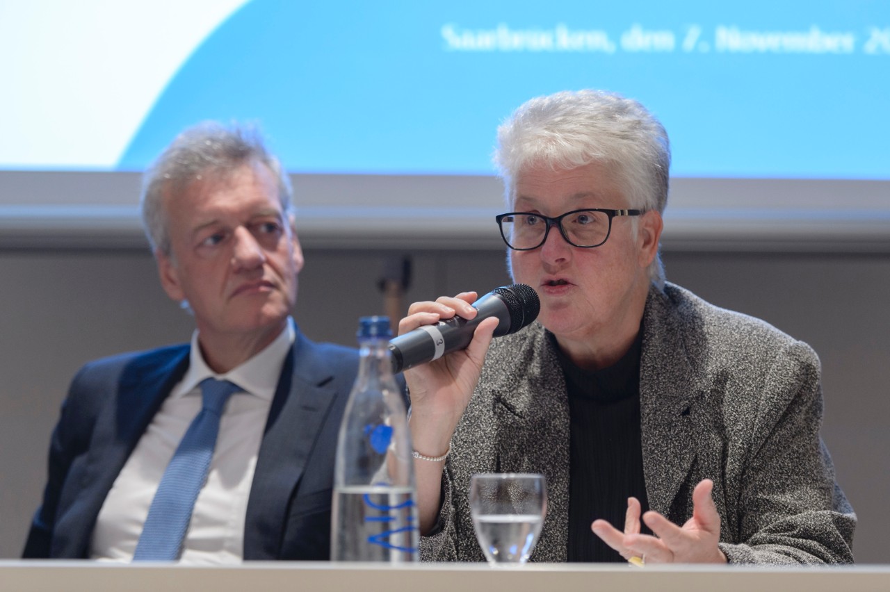 Dr. Susann Bre&szlig;lein, Gesch&auml;ftsf&uuml;hrerin und Verwaltungsdirektorin des Klinikums Saarbr&uuml;cken
