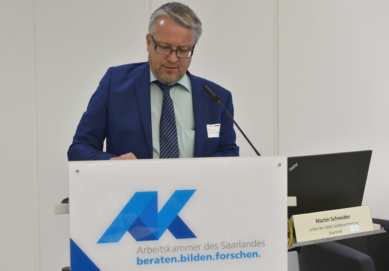 Moderator der Veranstaltung Martin Schneider, Leiter der vdek-Landesvertretung Saarland