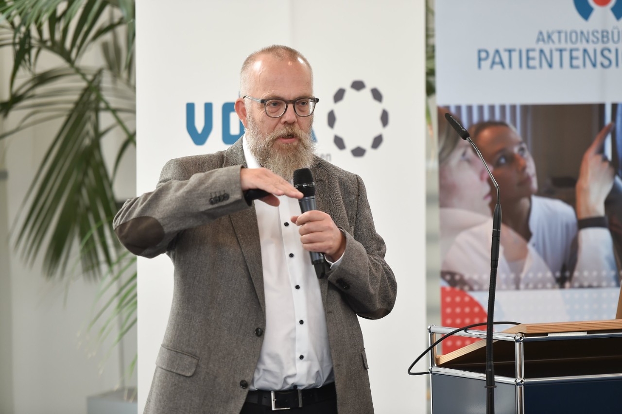 Dr. Ing. Jan Alexandersson berichtet &uuml;ber die M&ouml;glichkeiten und Grenzen digitaler L&ouml;sungen zur Verbesserung der Patientensicherheit