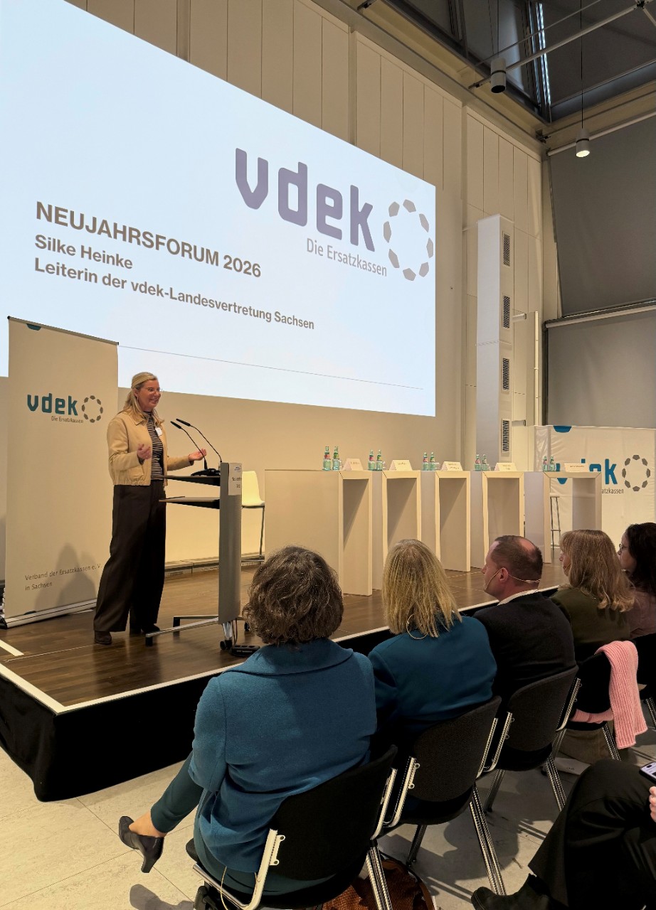 Silke Heinke in ihrer Begr&uuml;&szlig;ungsrede