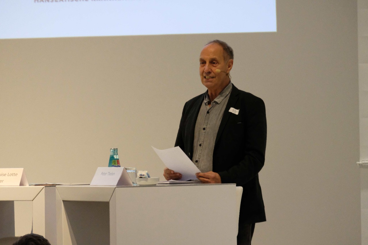 vdek Neujahrsforum Sachsen 2025 Podium Klima Klimawandel Gesundheit Peter Thelen Moderator